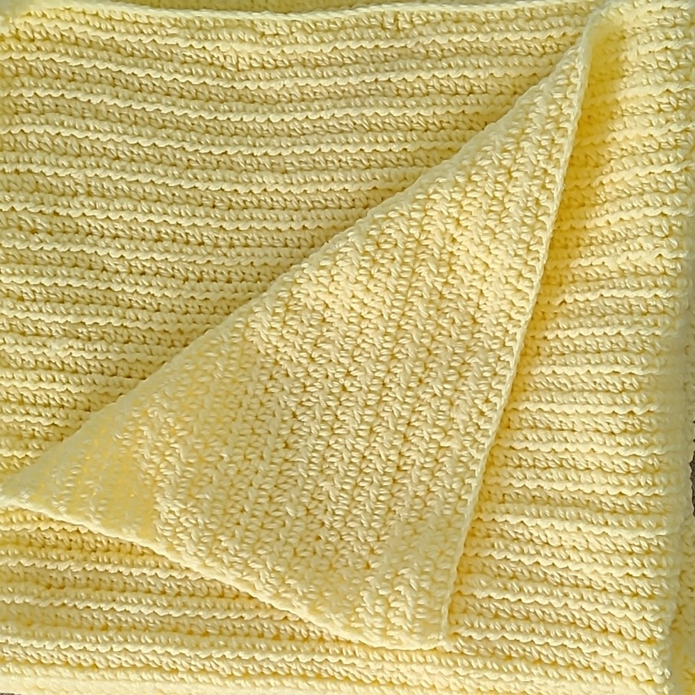 NWOT Hand crocheted baby blanket.  27 x 27